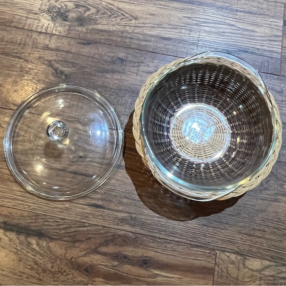 Vintage Casserole Dish - Picture 5 of 10